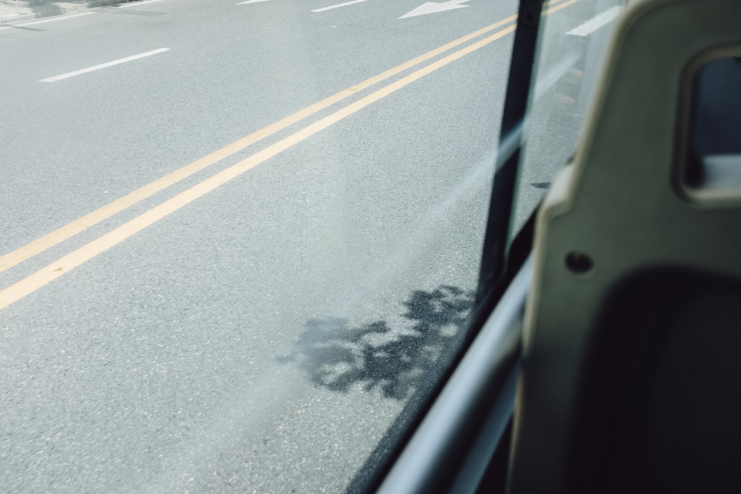 幼稚園バス 事故 運転手死亡