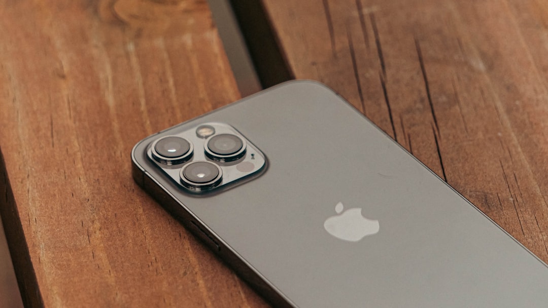 カメラフィルム iPhone 16 Pro/iPhone 16 Pro Max用 カメラ レンズ保護カバー、ウルトラHD強化ガラスカメラカバー[ケースフレンドリー] メタル個別レンズスクリーン保護リング、カラー