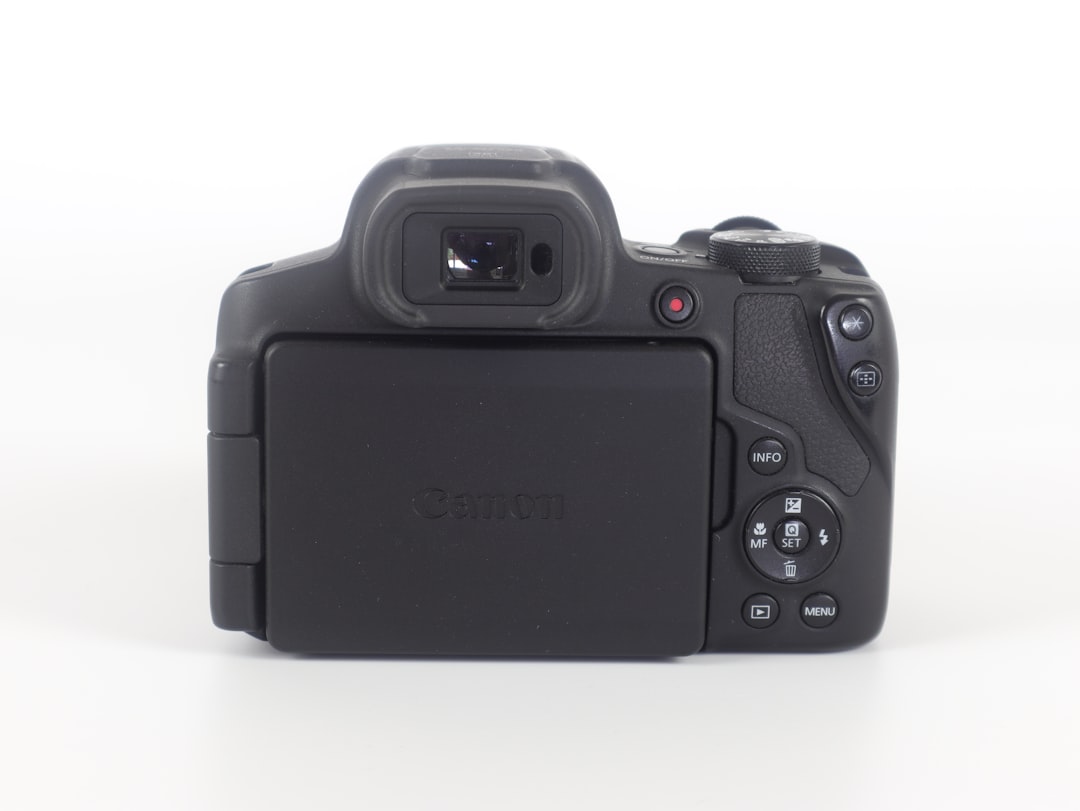 カメラフィルム iPhone 16 Pro/iPhone 16 Pro Max用 カメラ レンズ保護カバー、ウルトラHD強化ガラスカメラカバー[ケースフレンドリー] メタル個別レンズスクリーン保護リング、カラー