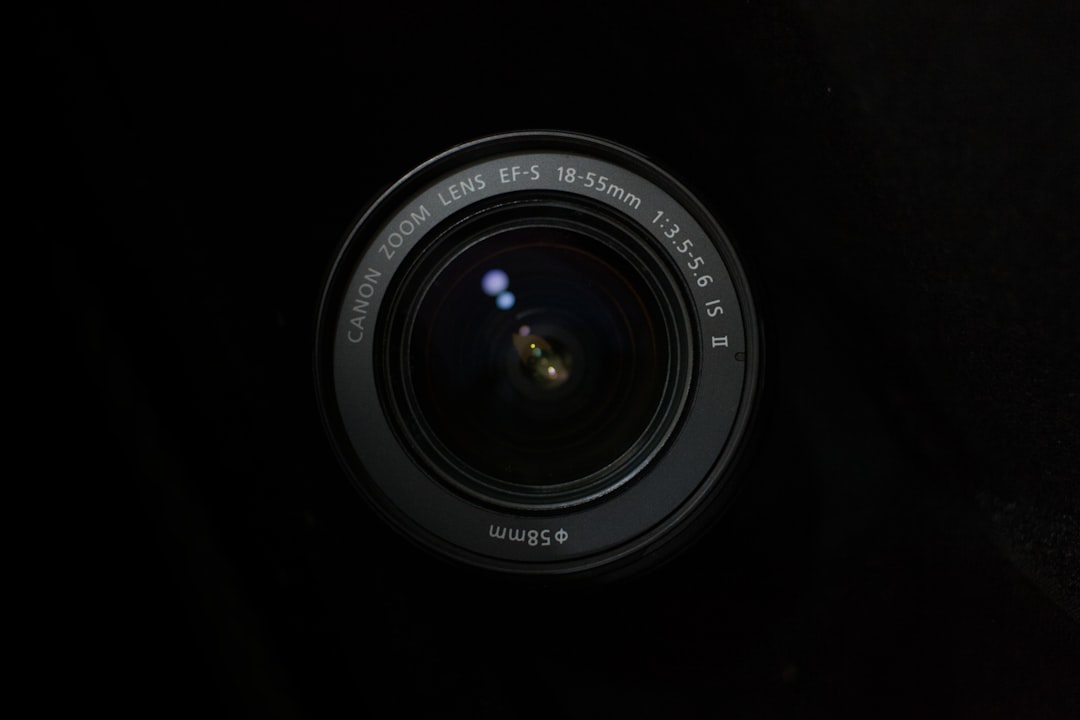 カメラフィルム iPhone 16 Pro/iPhone 16 Pro Max用 カメラ レンズ保護カバー、ウルトラHD強化ガラスカメラカバー[ケースフレンドリー] メタル個別レンズスクリーン保護リング、カラー