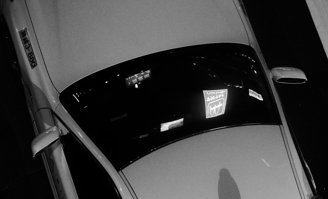 「SXCY」2022改良 新型 カローラツーリング カローラスポーツ 10.5インチ ナビフィルム トヨタ カローラ E21 セダン 日本強化ガラス 保護フィルム 9H硬度 貼り付け簡単 自動吸着 キズ防止 汚れ防止 専用 カスタムパーツ ディスプレイ