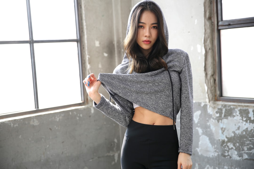 カーディガン レディース 秋 春夏 秋冬 長袖 ニット カーディガン トップス 無地 UVカット 日焼け止め 薄手 ショート丈 羽織り 冷房対策 カットソー 紫外線対策 日焼け防止 ギフト プレゼント シースルー サマーアウター Yj6x