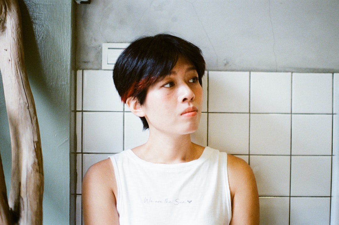 トップス ベスト ロング丈 袖なし ノースリーブ Vネック ストレート もこもこ ボア お得 かわいい 大人可愛い きれいめ シンプル カジュアル 大人 上品 おしゃれ かっこいい ラブリー キュート 無地 秋 冬 10代 20代 30代 40代 レディース ママ 個性的 送料無料 S M L XL