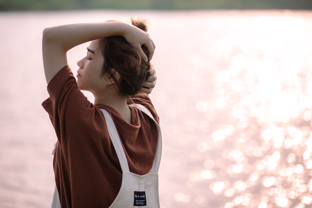 トップス ベスト ロング丈 袖なし ノースリーブ Vネック ストレート もこもこ ボア お得 かわいい 大人可愛い きれいめ シンプル カジュアル 大人 上品 おしゃれ かっこいい ラブリー キュート 無地 秋 冬 10代 20代 30代 40代 レディース ママ 個性的 送料無料 S M L XL