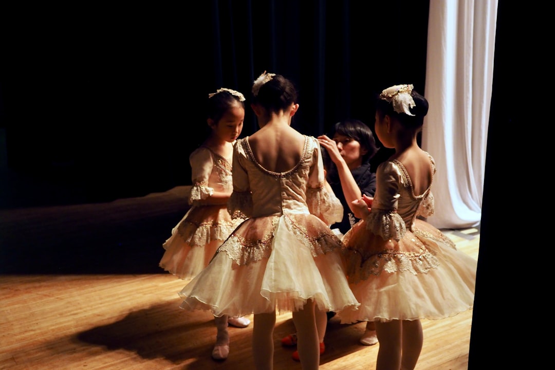 キッズダンス衣装 ヒップホップ ジャズ 舞台演出服 子供 ダンスウェア パンツセット 男の子 女の子 お揃い ステージ衣装 シャツ 長ズボン 応援団 HIPHOP 練習着 発表会 応援団 人気 おしゃれ カジュアル