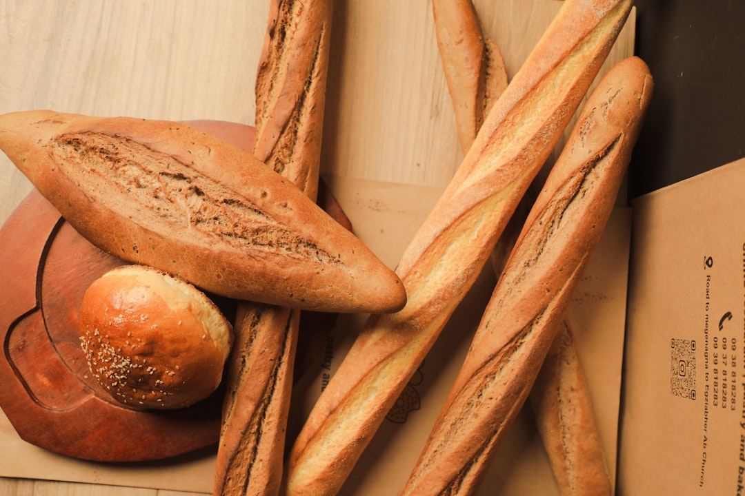 高級 食パン 倒産